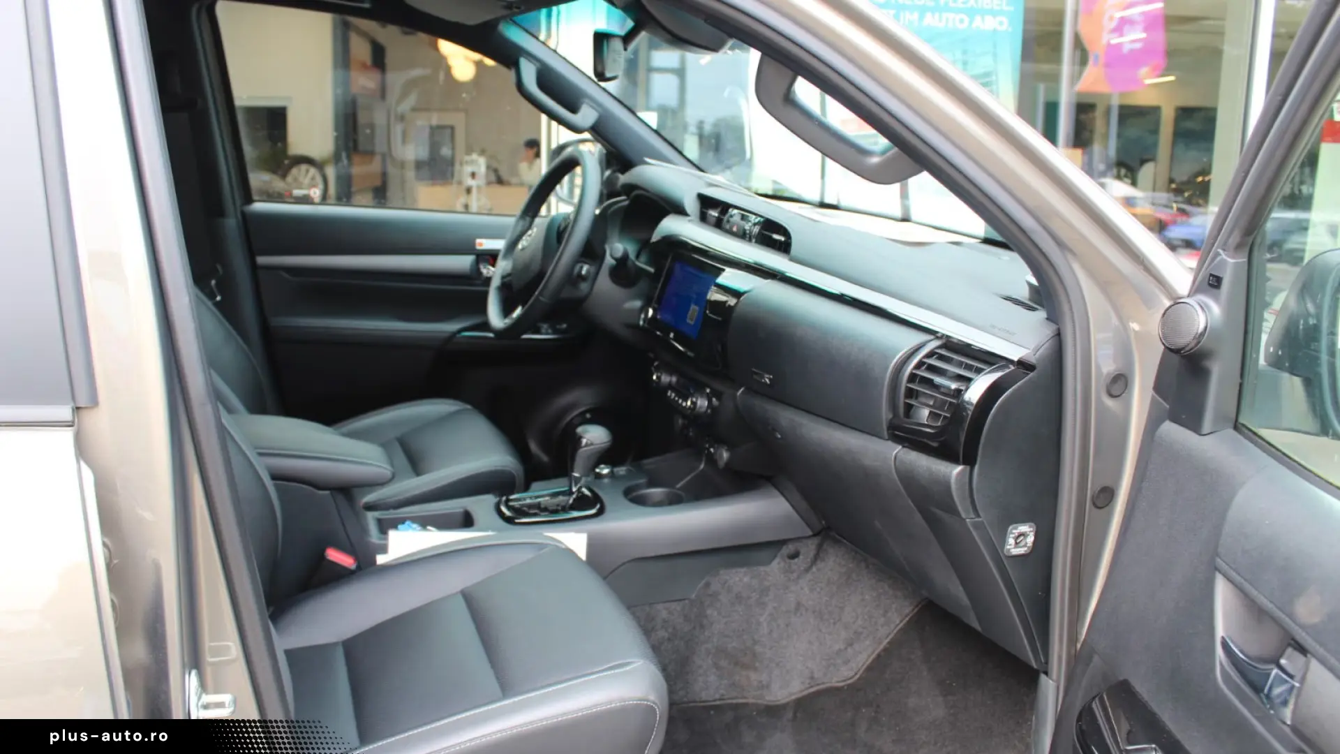 Toyota Hilux Invincible_Double_Cab_4x4