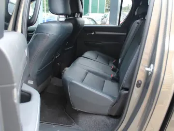 Toyota Hilux Invincible_Double_Cab_4x4