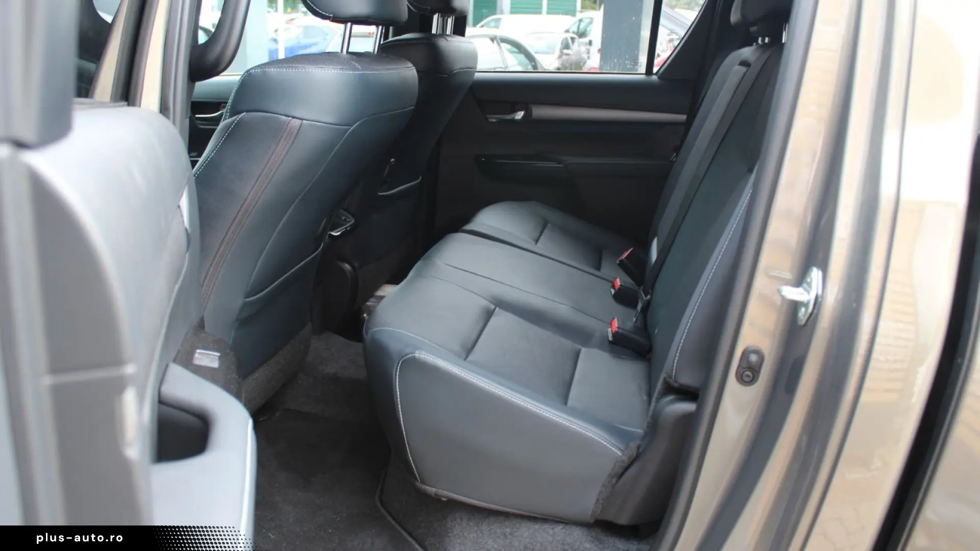 Toyota Hilux Invincible_Double_Cab_4x4