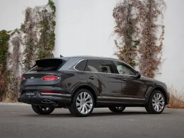 Bentley Bentayga EWB Artenara V8 4.0 550hp