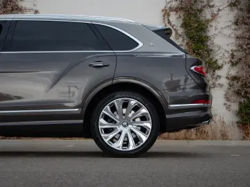 Bentley Bentayga EWB Artenara V8 4.0 550hp