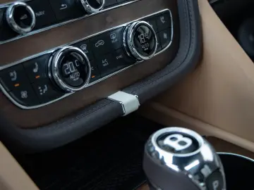 Bentley Bentayga EWB Artenara V8 4.0 550hp