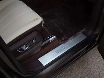 Bentley Bentayga EWB Artenara V8 4.0 550hp