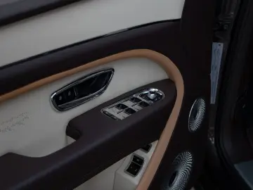 Bentley Bentayga EWB Artenara V8 4.0 550hp