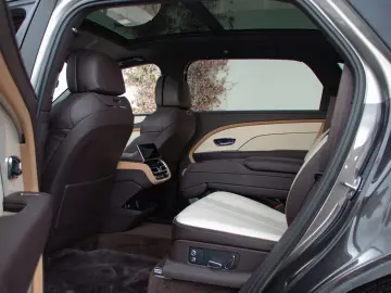Bentley Bentayga EWB Artenara V8 4.0 550hp
