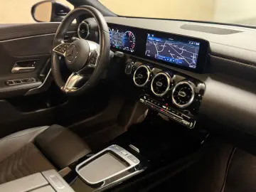 MERCEDES-BENZ CLA 250 e Progre WIDE LED KAM SPUR MBUX MOPF