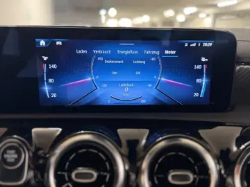 MERCEDES-BENZ CLA 250 e Progre WIDE LED KAM SPUR MBUX MOPF