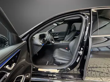 MERCEDES-BENZ E 450 4M AMG Adv. Plus Pano Digital Light 360