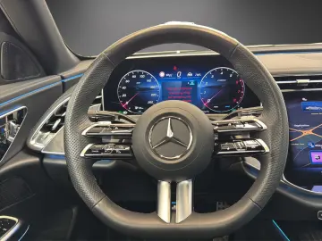 MERCEDES-BENZ E 450 4M AMG Adv. Plus Pano Digital Light 360