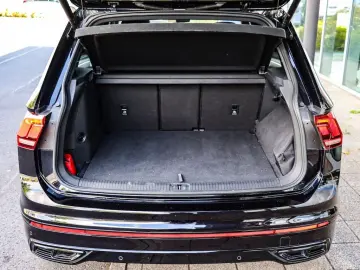 VW Tiguan 1.4 TSI eHybrid R-Line AHK MatrixLED Pano