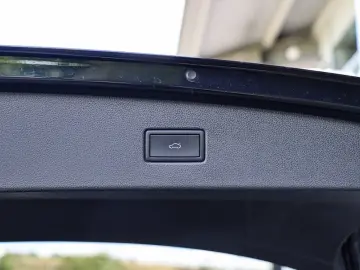 VW Tiguan 1.4 TSI eHybrid R-Line AHK MatrixLED Pano