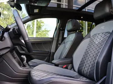 VW Tiguan 1.4 TSI eHybrid R-Line AHK MatrixLED Pano