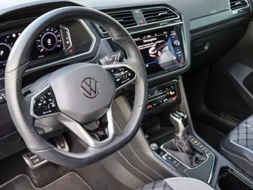 VW Tiguan 1.4 TSI eHybrid R-Line AHK MatrixLED Pano
