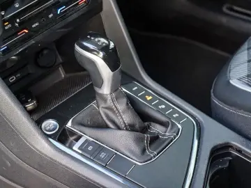 VW Tiguan 1.4 TSI eHybrid R-Line AHK MatrixLED Pano