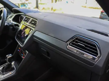 VW Tiguan 1.4 TSI eHybrid R-Line AHK MatrixLED Pano