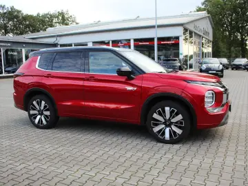MITSUBISHI Plug-in Hybrid Outlander TOP (Inkl. AHK Wallbox)