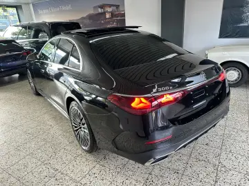 MERCEDES-BENZ E 300 e AMG   Exklusiv NAV LEDER PSD D…