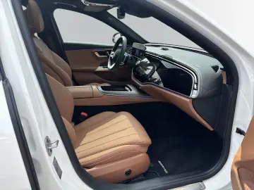 MERCEDES-BENZ E 300 e AMG Premium Plus  Pano  Superscreen
