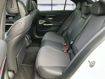 MERCEDES-BENZ C 400 e 4M Avantgarde Pano DigitalL Bu…