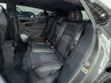 Lamborghini Urus SE   799 CP • &O 3D • PANO • HUD • MASSAGE