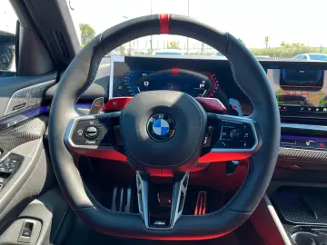 BMW M5 Plug-In Hybrid xDrive A