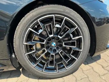 BMW M5 Plug-In Hybrid xDrive A