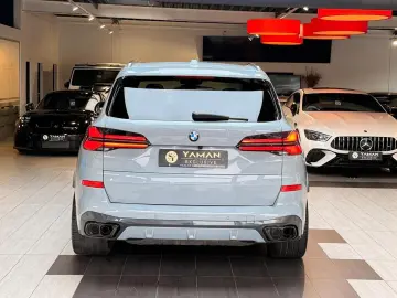 BMW X5 M60i xDrive  Pano HuD Carbon StHzg B&W