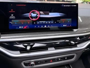 BMW X5 M60i xDrive  Pano HuD Carbon StHzg B&W