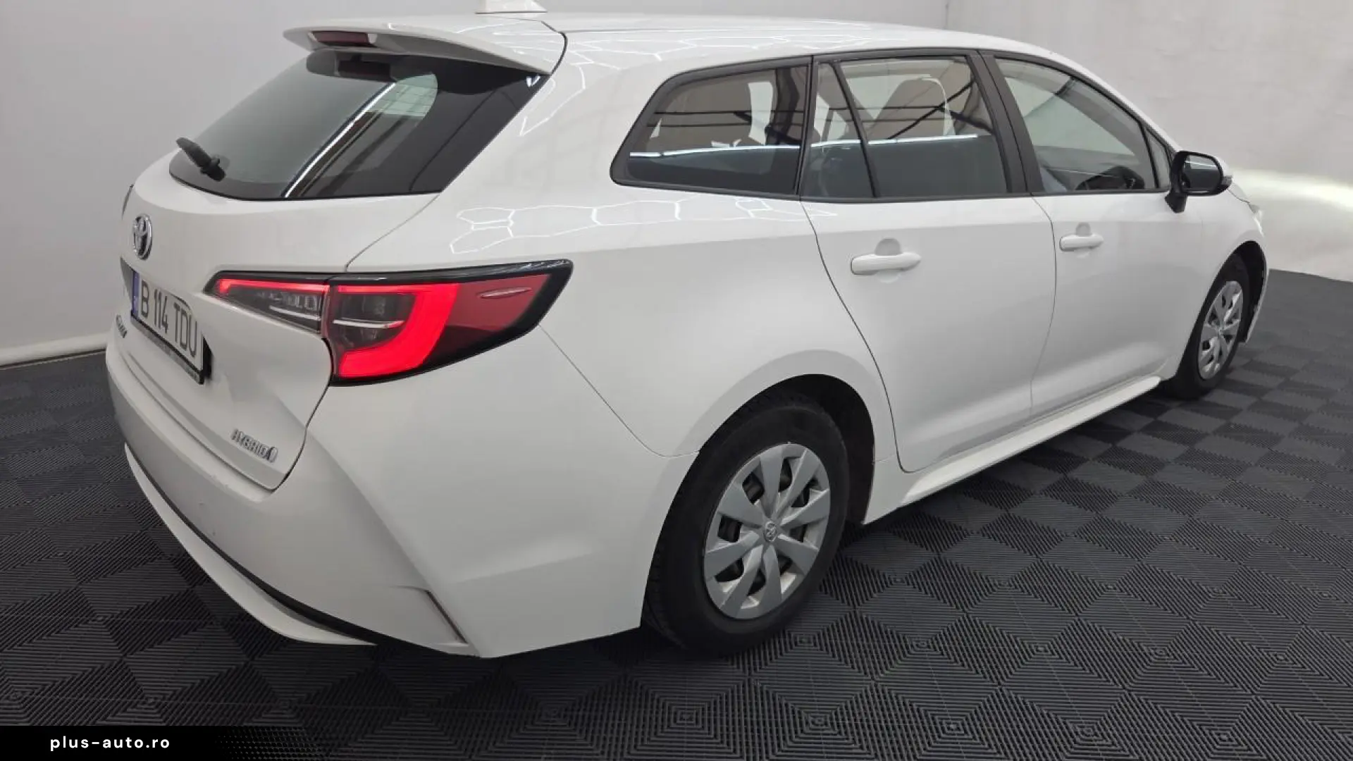 Toyota Corolla 1.8 hybrid 135.000 km 07.2032