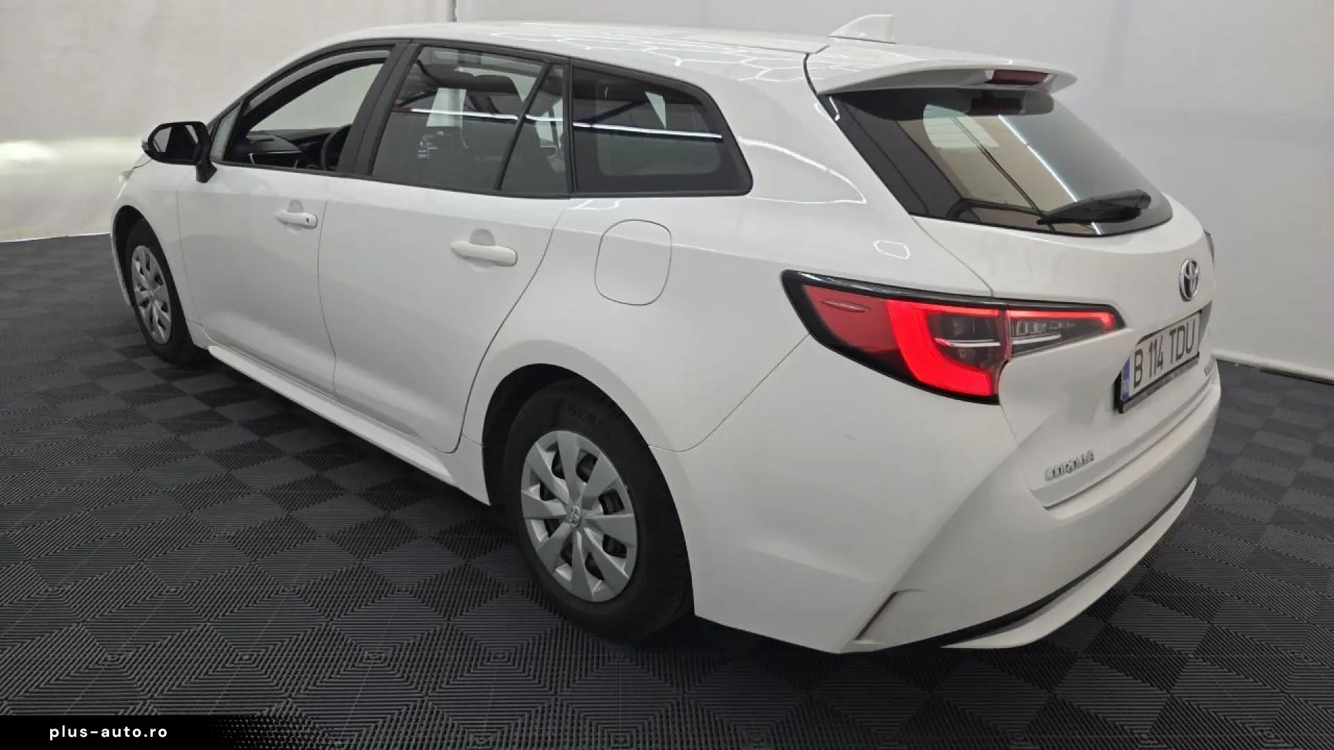 Toyota Corolla 1.8 hybrid 135.000 km 07.2032