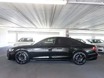 AUDI A8 60 TFSI e quattro S line Pano Matrix AHK B&O