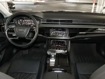 AUDI A8 60 TFSI e quattro S line Pano Matrix AHK B&O