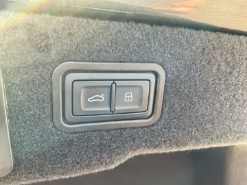 AUDI A8 60 TFSI e quattro 2x S line PANO B&O HUD MATRIX