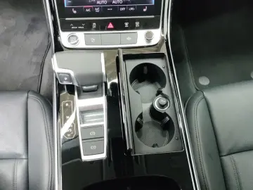AUDI A8 60 TFSIe HD-MATRIX