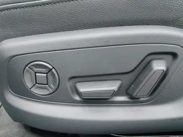 AUDI A8 60 TFSIe HD-MATRIX