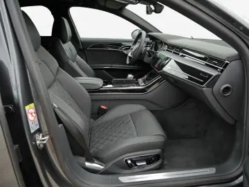 AUDI A8 60 TFSIe quattro