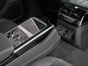 AUDI A8 60 TFSIe quattro