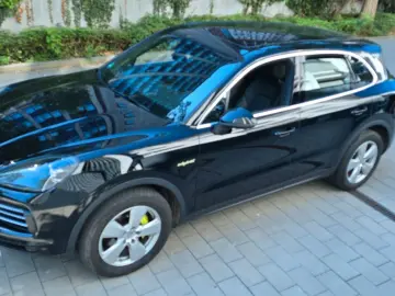 PORSCHE Cayenne E-Hybrid Pano Kamera360 SiHzg SportCron