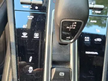 PORSCHE Cayenne E-Hybrid Pano Kamera360 SiHzg SportCron