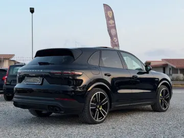 PORSCHE Porsche Cayenne E-Hybrid