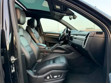 PORSCHE Porsche Cayenne E-Hybrid