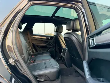 PORSCHE Porsche Cayenne E-Hybrid