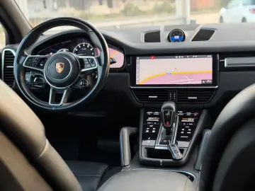 PORSCHE Porsche Cayenne E-Hybrid