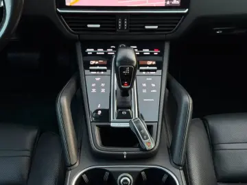 PORSCHE Porsche Cayenne E-Hybrid