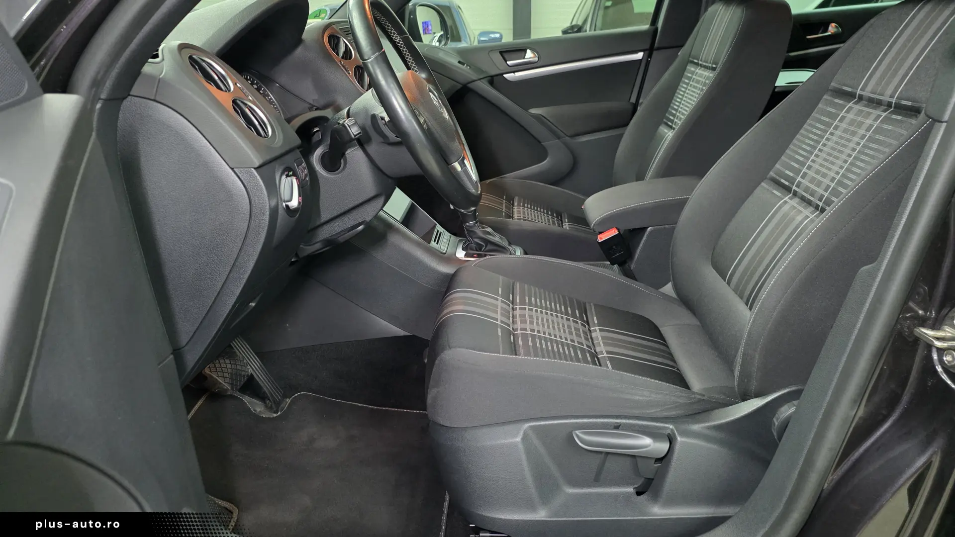 Volkswagen Tiguan Lounge 4Motion Carlig Service total