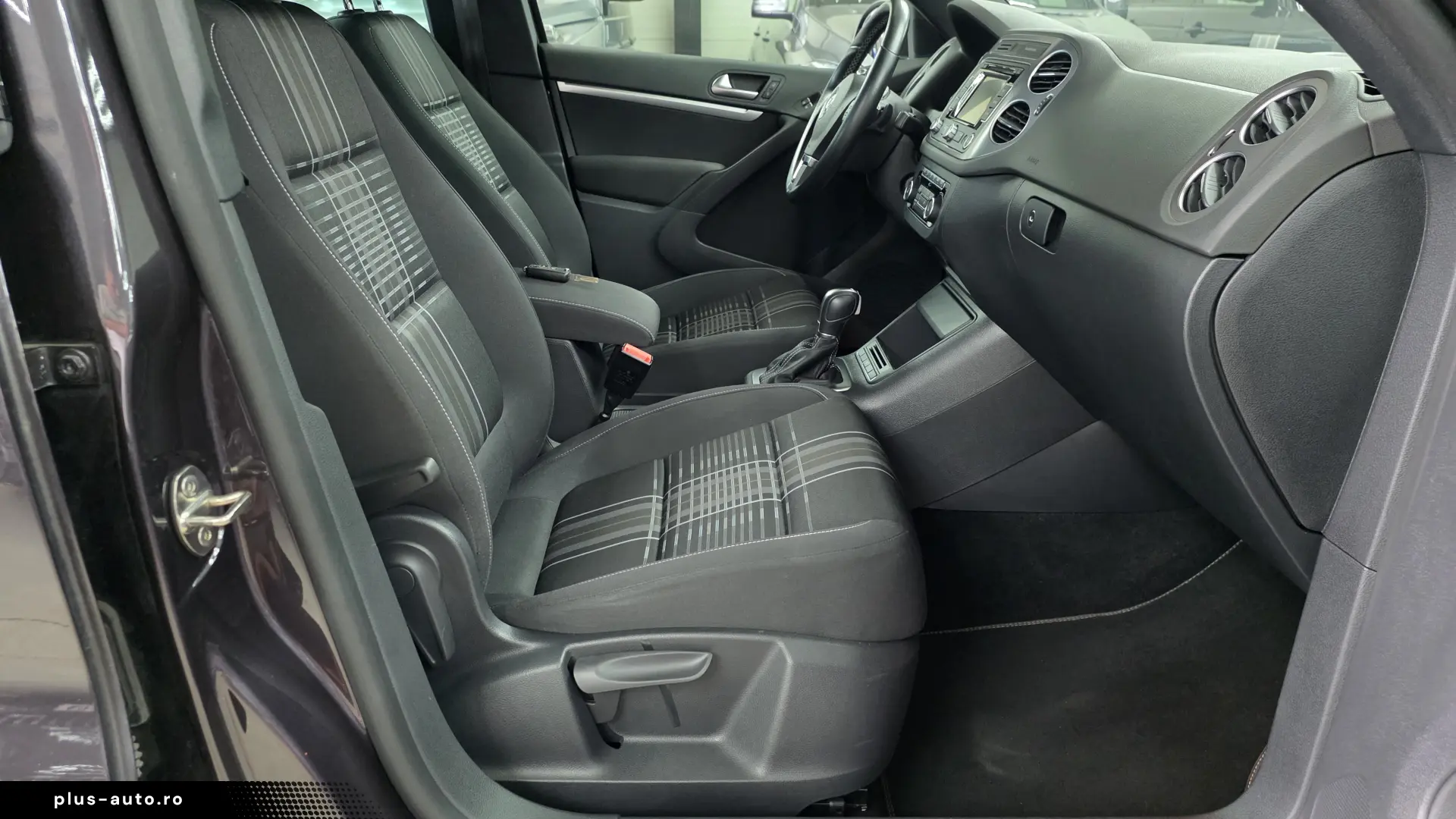Volkswagen Tiguan Lounge 4Motion Carlig Service total