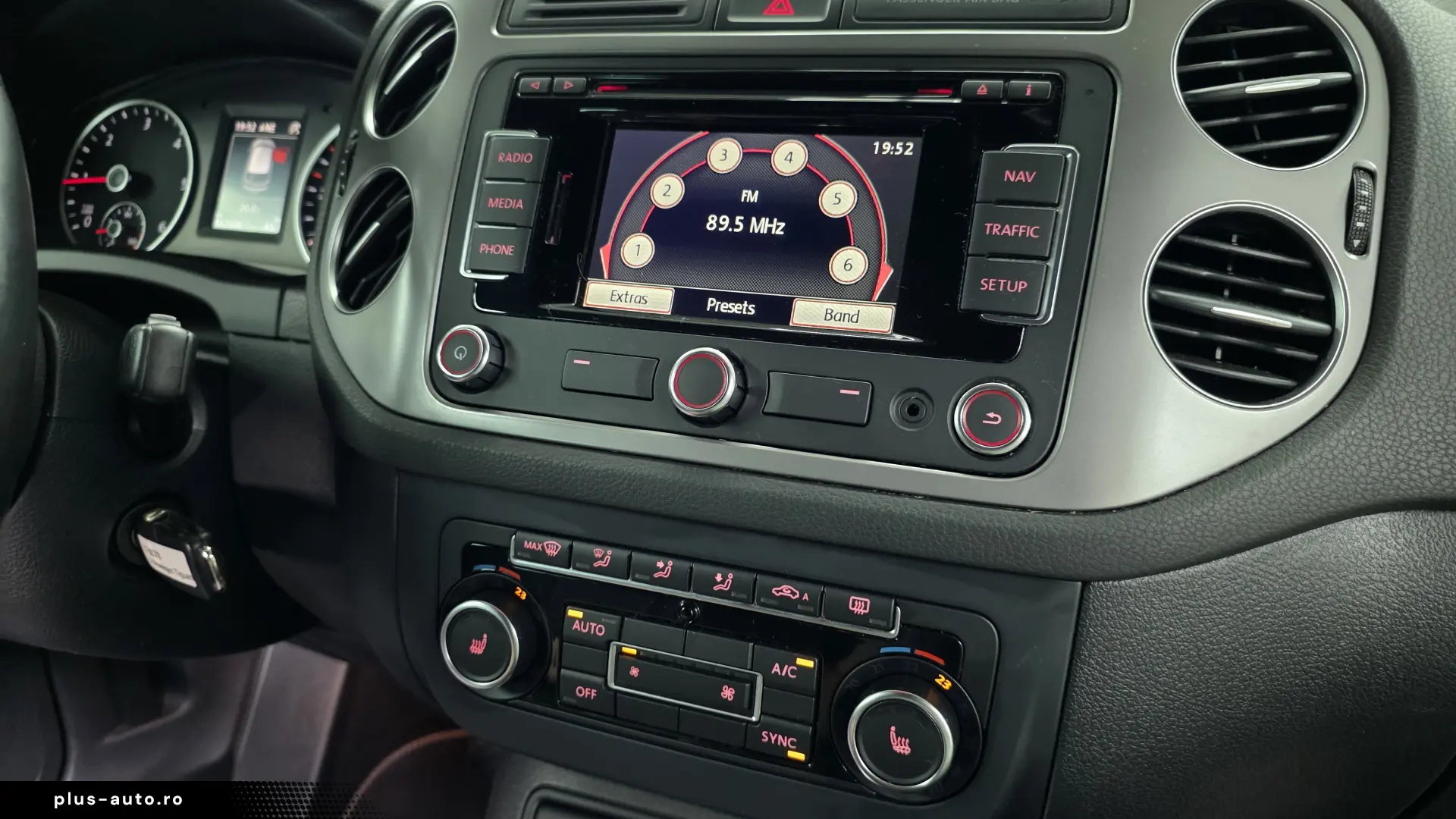 Volkswagen Tiguan Lounge 4Motion Carlig Service total