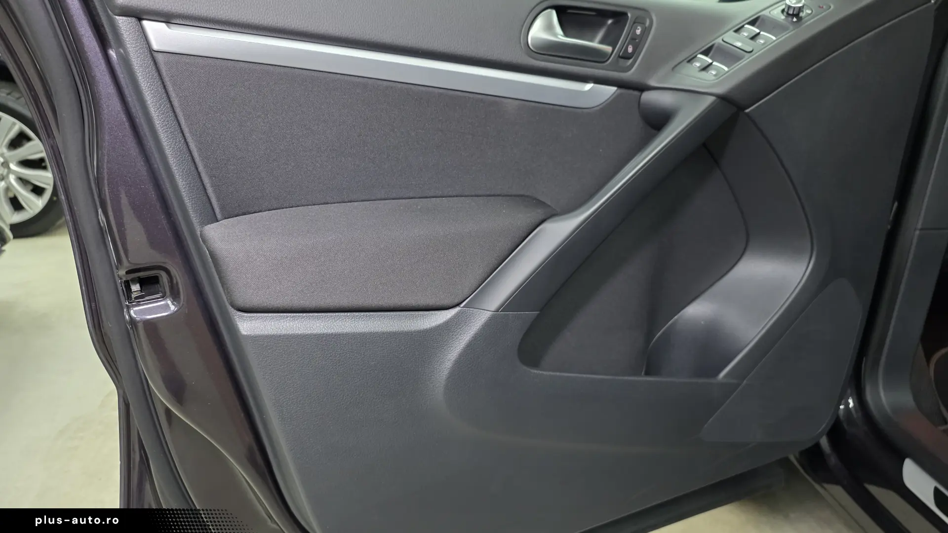 Volkswagen Tiguan Lounge 4Motion Carlig Service total
