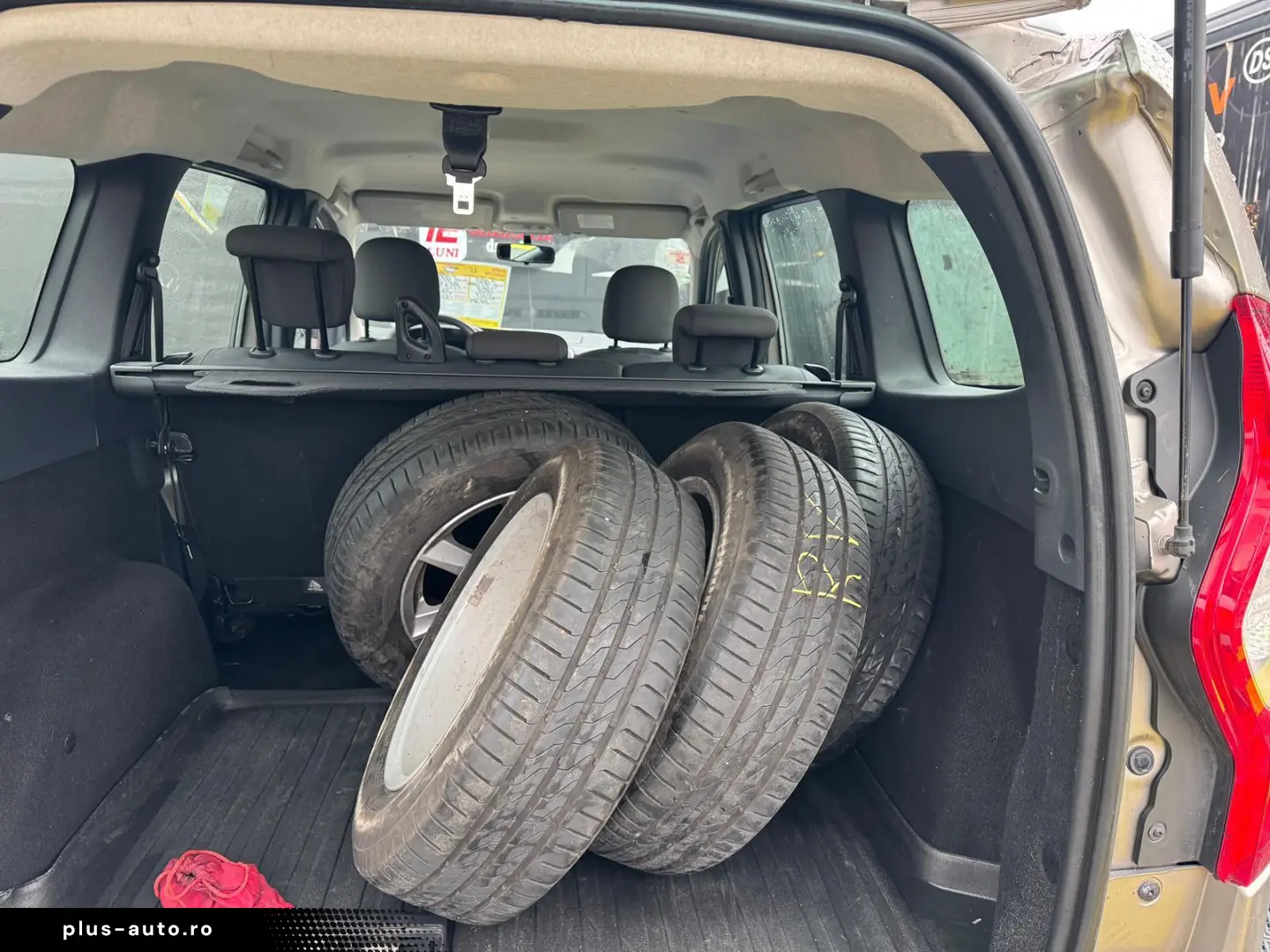 Dacia Lodgy 2012