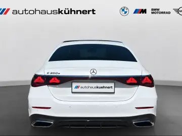 MERCEDES-BENZ E 300 e AMG Pano Superscreen Sitzklima…